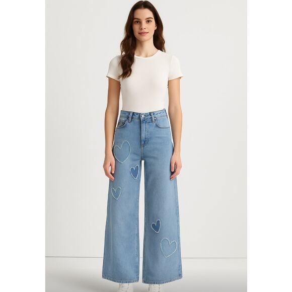 A & F Social Tourist SZ 27/5R Ultra High Rise Baggy Wide Leg Heart Patch Jeans - Picture 1 of 7